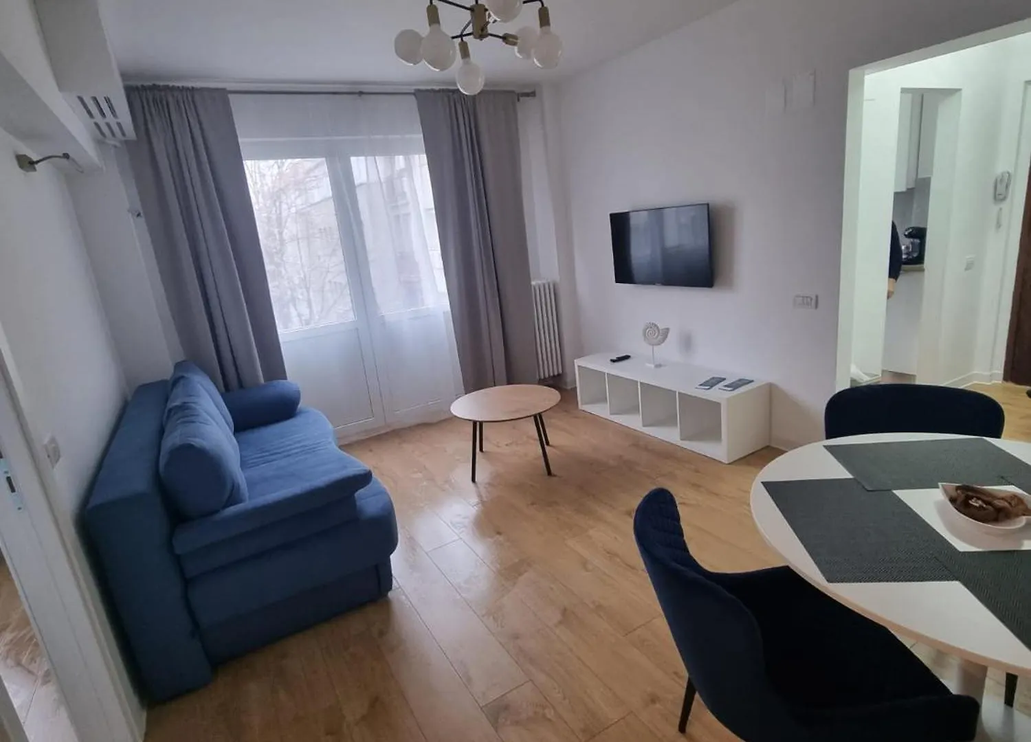 Luxury Downtown Calea Victoriei Apartment Bucharest