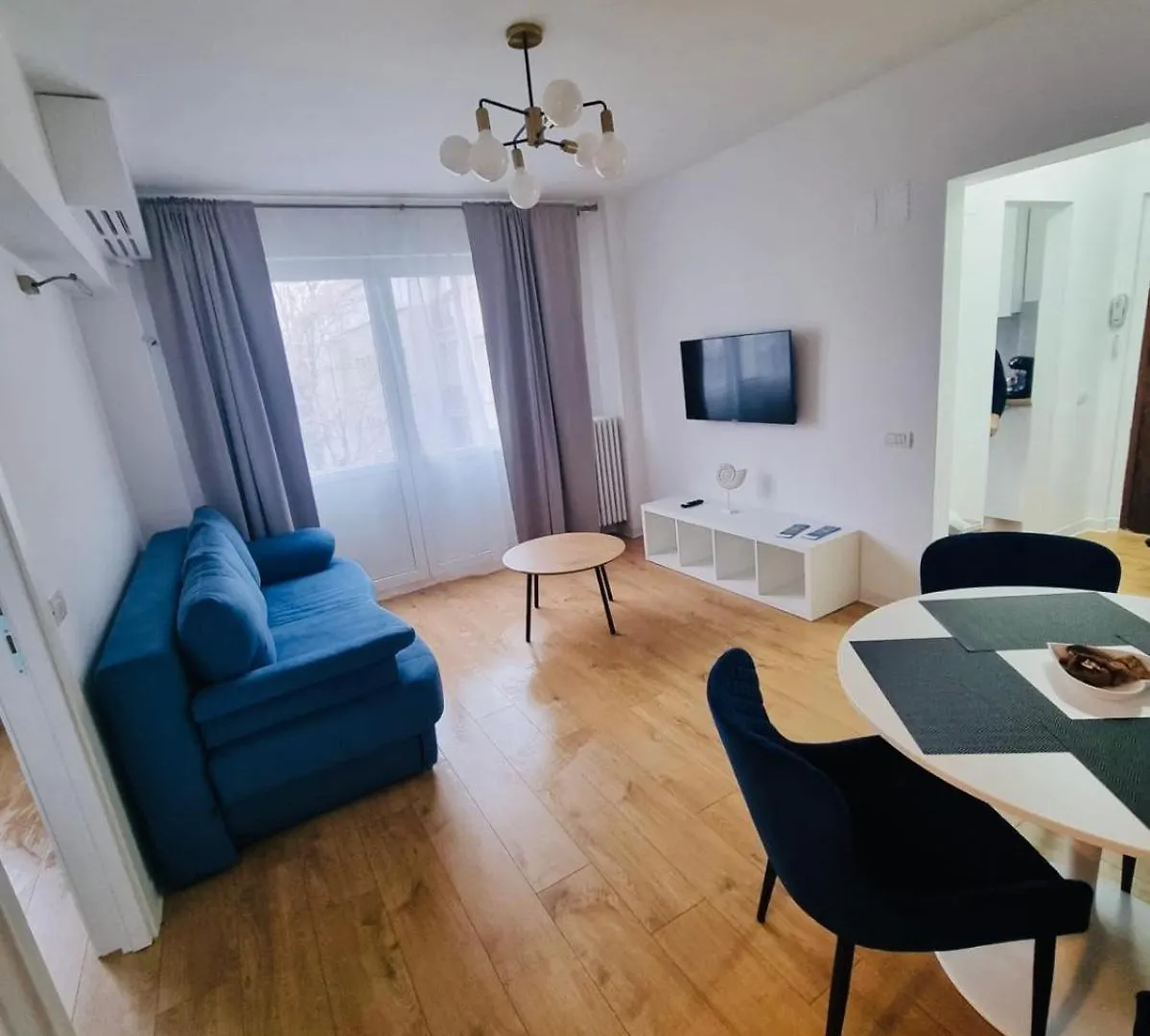 Luxury Downtown Calea Victoriei Apartment Bucharest